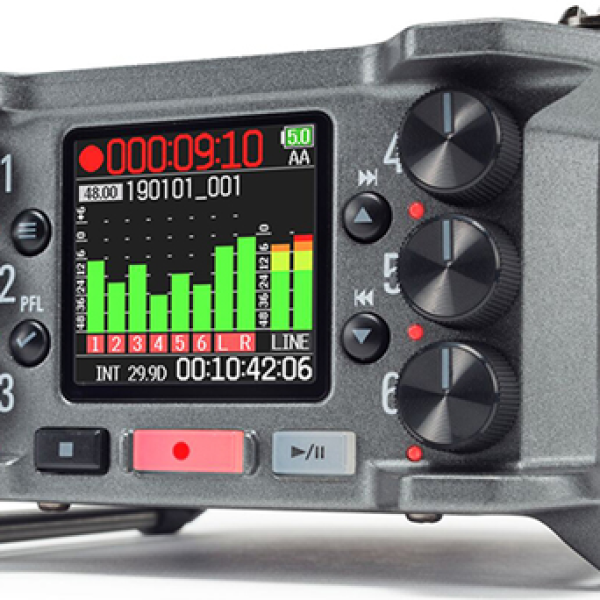 Zoom f6 Multi track field recorder